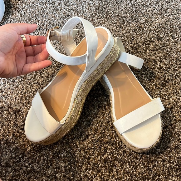 White/Gold Platform Sandals - Picture 1 of 2